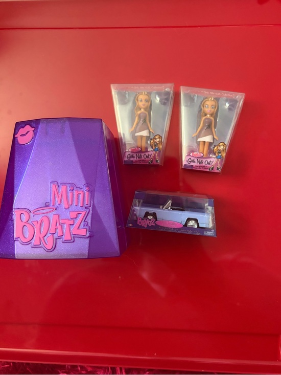 Bratz Other - Bratz Mini Playset Bundle in Purple